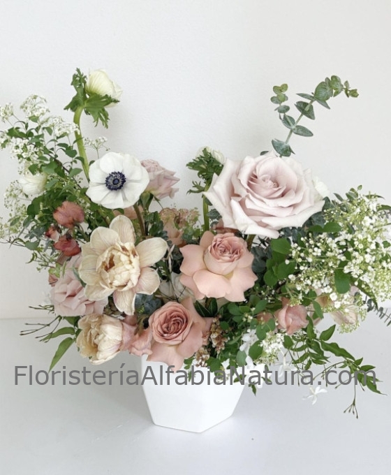 Ramo de flores en tonos Rosas